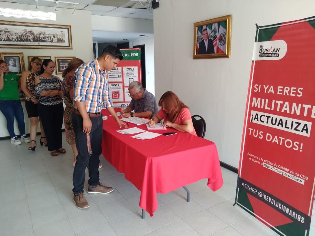PRI_Nacional's tweet photo. En Tamaulipas seguimos recibiendo a ciudadanas y ciudadanos que han decidido unirse a nuestro partido en esta Jornada Nacional de Afiliación. ¡Gracias por su confianza! Vamos a trabajar juntos por un estado y un país de oportunidades para todas y todos.

Si tú también deseas unirte, acude tu Comité más cercano o bien, haz tu prerregistro en https://t.co/szg8pn09z7

#SeBuscanRevolucionarios #YoMeAfilioAlPRI