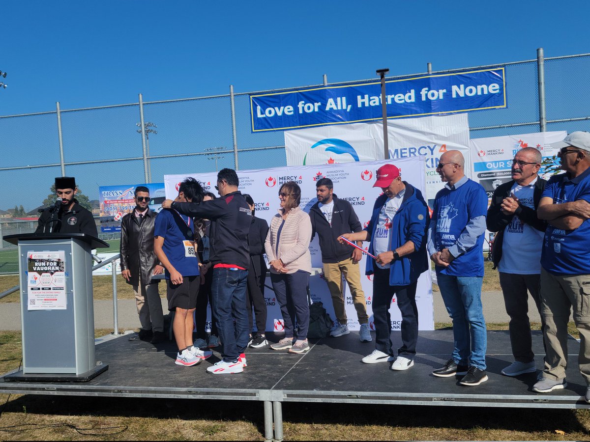 RunForVaughan's tweet image. Race Winners receiving their winning medal on the occasion of the 20th Annual 𝗥𝗨𝗡 𝗙𝗢𝗥 𝗩𝗔𝗨𝗚𝗛𝗔𝗡

Held in support of Cortellucci Vaughan Hospital.

#Mercy4Mankind #RunForVaughan #Vaughan