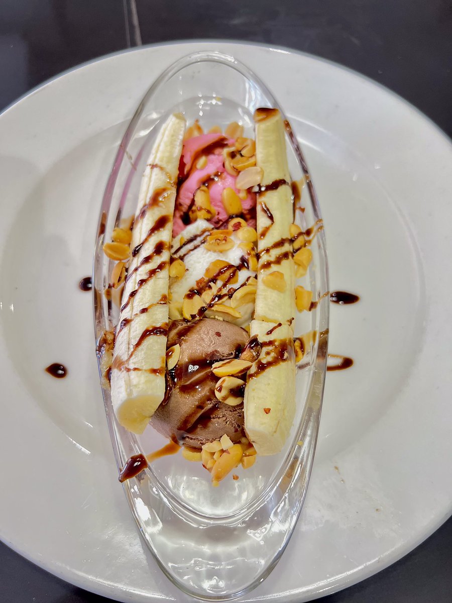 al_yusra's tweet photo. Indulge in sweet perfection with our reimagined Banana Split Sundae! 🍌🍦 Dive into creamy layers of ice cream, fresh bananas, a drizzle of decadent syrup, and pure delight. Treat yourself today! #alyusra https://t.co/zjRx61W85b