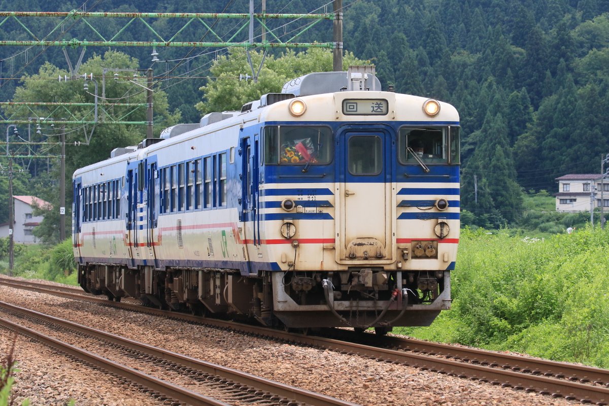 只見線から帰るキハ４０
助手席には花束が
2022.7.11　小出－北堀之内