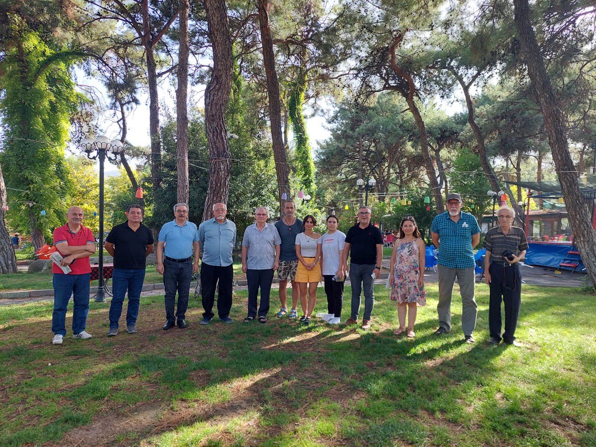 Manisa Çevre Platformu periyodik değerlendirme toplantısı 23/09/2023 Cumartesi günü saat : 14.oo 'de Kırkağaç Küçük Çamlık Parkı'nda gerçekleştirildi.