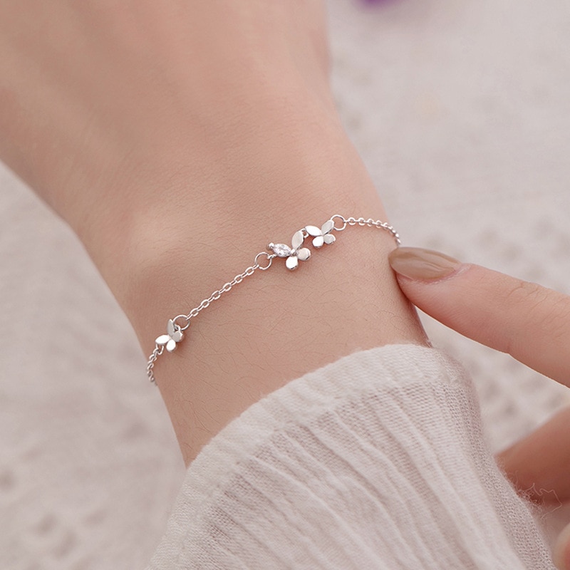 sxaccessory's tweet photo. 925 Sterling Silver #Diamond Butterfly #Bracelet: #Fashionable and #Adjustable Women's Bracelet🌟🌟🌟🌟🌟Our 925 Sterling Silver Animal Bracelet combines cuteness and romance in fine ##jewelry with animal-themed design elements. Crafted from high-quality #silver, it's lightweight https://t.co/dYximONPbk