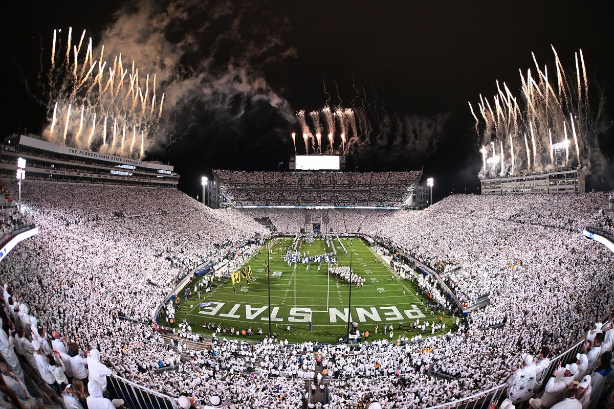 PennStateAlums's tweet photo. The White Out. The Greatest Show In College Sports. 

📸 @majorM1996 https://t.co/l6YLjac9Ab