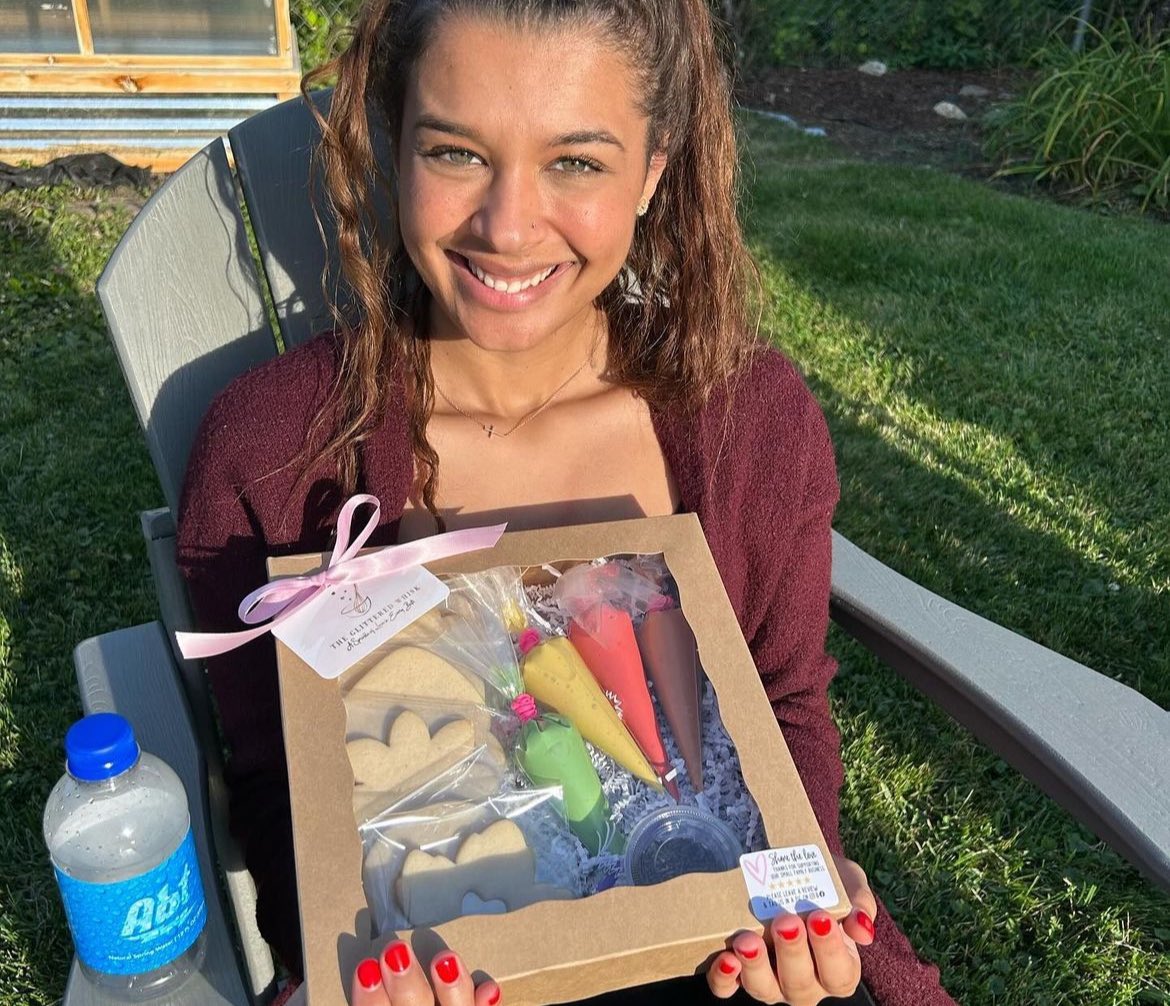 GlitteredWhisk's tweet photo. DIY Kits will be available if you cannot make our sugar cookie class on October 22nd! Send an email to theglitteredwhisk@gmail.com for purchase. 💖 https://t.co/2gs2MyXyNs