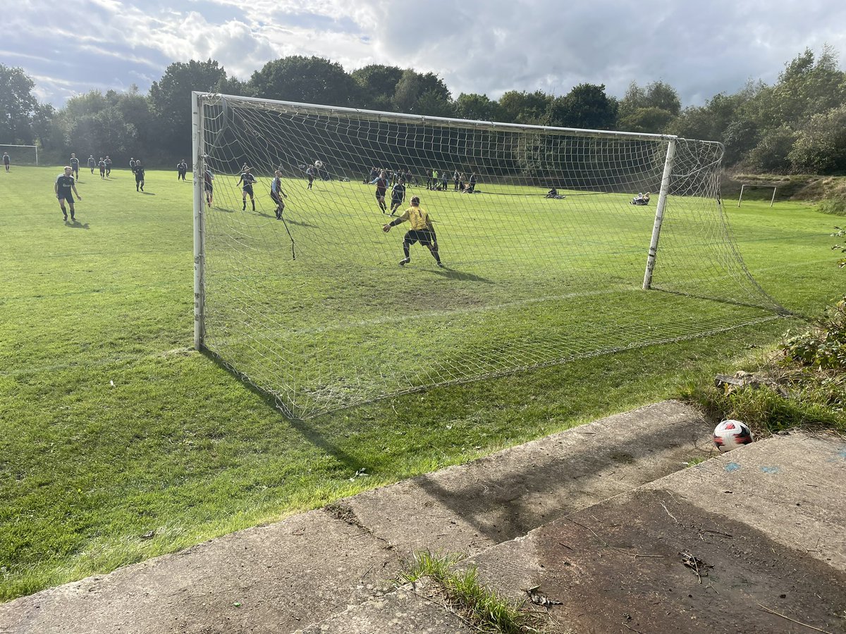 Kizzyetrance's tweet image. 📆 Sunday 24th September 13:58ko
⚽️ Match 7️⃣5️⃣ 2023/24
🏟️ Pinxton Tops Pitch
@PinxtonVillage 2
Eastwood CFC United 2
🏆 Alfreton and District Sunday League Division One
💷 🆓
#groundhopping #Kizzyscornerpics #Pinxton #SundayLeague #grassrootsfootball