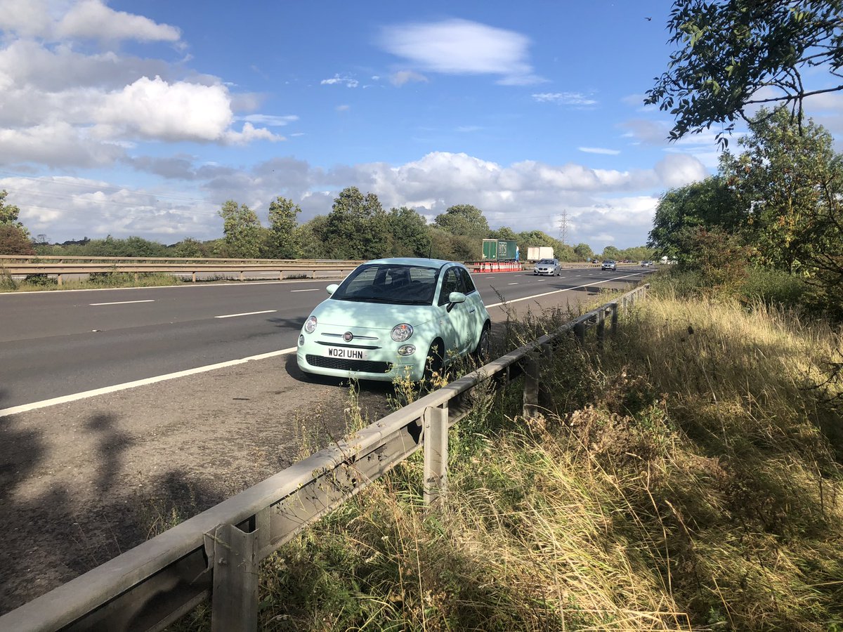 jonathanwcorry's tweet image. @drivalia unlimited mileage car booked - on the return to depot - ‘insufficient oil pressure’ warning buzzes. Call Drivalia, told car is serviced - needs reset. Get back on m6 &amp;amp; lose power! Will I make my flight later? 
#m6 #drivalia #carrental #dangerous #unsaferoadsiderecovery