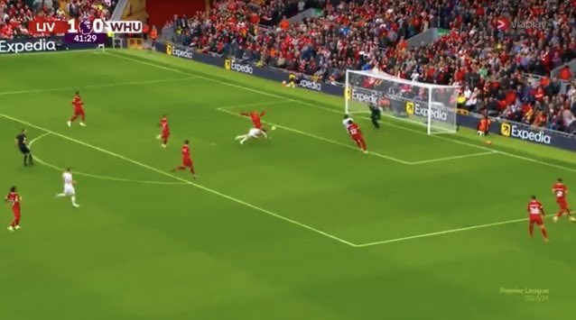 Luka11LFC's tweet photo. What was Van Disney doing bro, EVEN MATIP WOULD'VE CLEARED THAT WTH DISNEY
#VVDOUT #SELLVVDRIGHTNOW #GETHIMOUTOFTHECLUB https://t.co/SBX4K8Zvuh