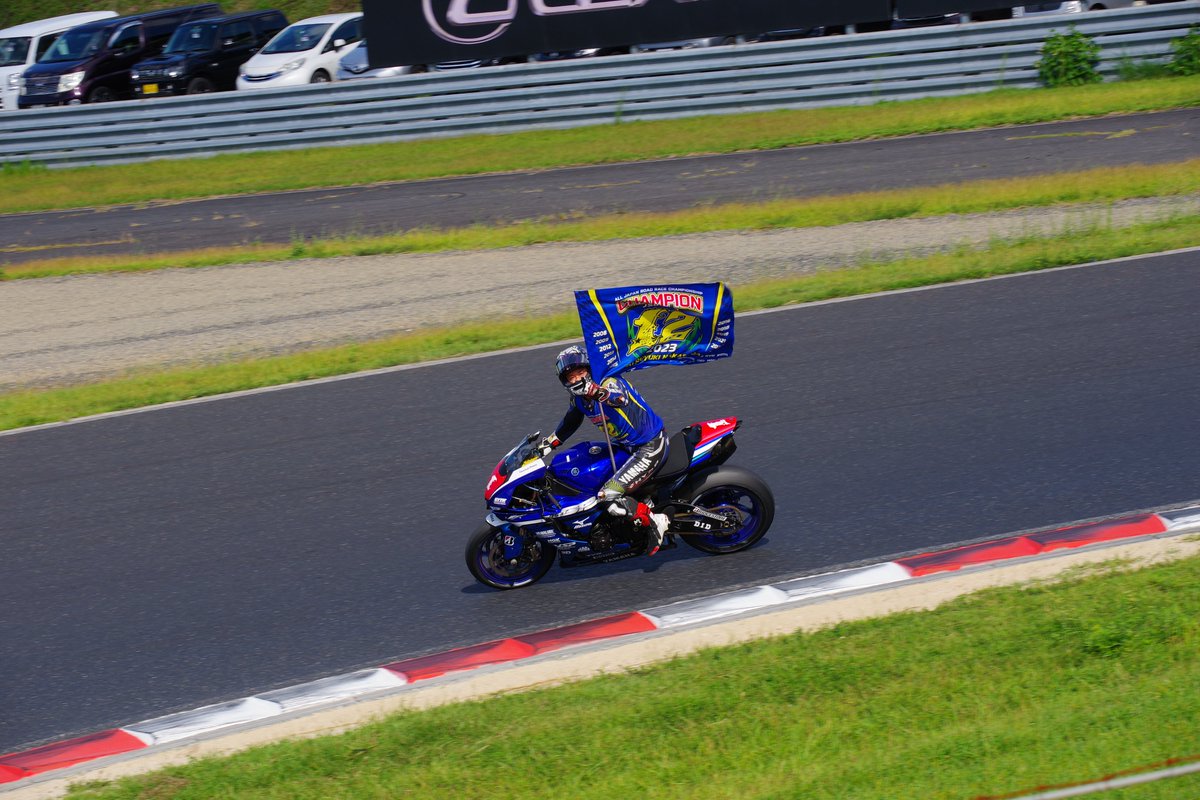 ista_2509's tweet photo. 寝る前に今日のお気に入りだけあげときます
選別は明日以降で…
#JRR #YAMAHA #RIDEIN #ヨシムラ https://t.co/XAA56uAF0l