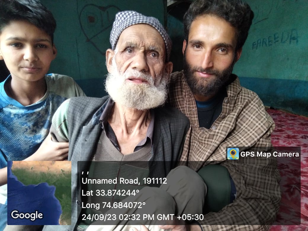 Department Of Agriculture & Farmers Welfare Budgam (@agribudgam) on Twitter photo #eKYC of an elderly #PMKisan beneficiary of #Nagam #Budgam done today after his discharge from the SMHS #Hospital yesterday evening.
<a href="/PMOIndia/">PMO India</a> <a href="/PMKISAN_TECH/">PM-KISAN TECHNICALS</a> <a href="/pmkisanofficial/">PM Kisan Samman Nidhi</a> <a href="/OfficeOfLGJandK/">Office of LG J&K</a> <a href="/AgricultureKmr/">Directorate of Agriculture Kashmir</a> <a href="/AgriGoI/">Agriculture INDIA</a> <a href="/DivComKash/">Divisional Commissioner Kashmir</a> <a href="/DC_Budgam/">Deputy Commissioner Budgam</a> <a href="/dicbudgam/">Information & PR, Budgam</a> <a href="/KashmirAhead/">Kashmir Ahead рдХрд╢реНрдореАрд░ ┌й╪┤┘Е█М╪▒</a> <a href="/DDKisanChannel/">Doordarshan Kisan - рджреВрд░рджрд░реНрд╢рди рдХрд┐рд╕рд╛рди</a> #eKYC of an elderly #PMKisan beneficiary of #Nagam #Budgam done today after his discharge from the SMHS #Hospital yesterday evening.
<a href="/PMOIndia/">PMO India</a> <a href="/PMKISAN_TECH/">PM-KISAN TECHNICALS</a> <a href="/pmkisanofficial/">PM Kisan Samman Nidhi</a> <a href="/OfficeOfLGJandK/">Office of LG J&K</a> <a href="/AgricultureKmr/">Directorate of Agriculture Kashmir</a> <a href="/AgriGoI/">Agriculture INDIA</a> <a href="/DivComKash/">Divisional Commissioner Kashmir</a> <a href="/DC_Budgam/">Deputy Commissioner Budgam</a> <a href="/dicbudgam/">Information & PR, Budgam</a> <a href="/KashmirAhead/">Kashmir Ahead рдХрд╢реНрдореАрд░ ┌й╪┤┘Е█М╪▒</a> <a href="/DDKisanChannel/">Doordarshan Kisan - рджреВрд░рджрд░реНрд╢рди рдХрд┐рд╕рд╛рди</a>