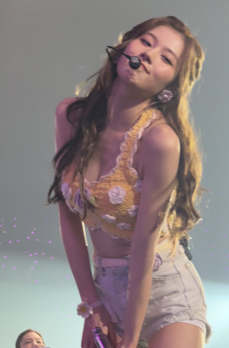 123sana_'s tweet photo. สมฉายาคิ้วตี้เส้กสี้ https://t.co/GpHUGuUFCj