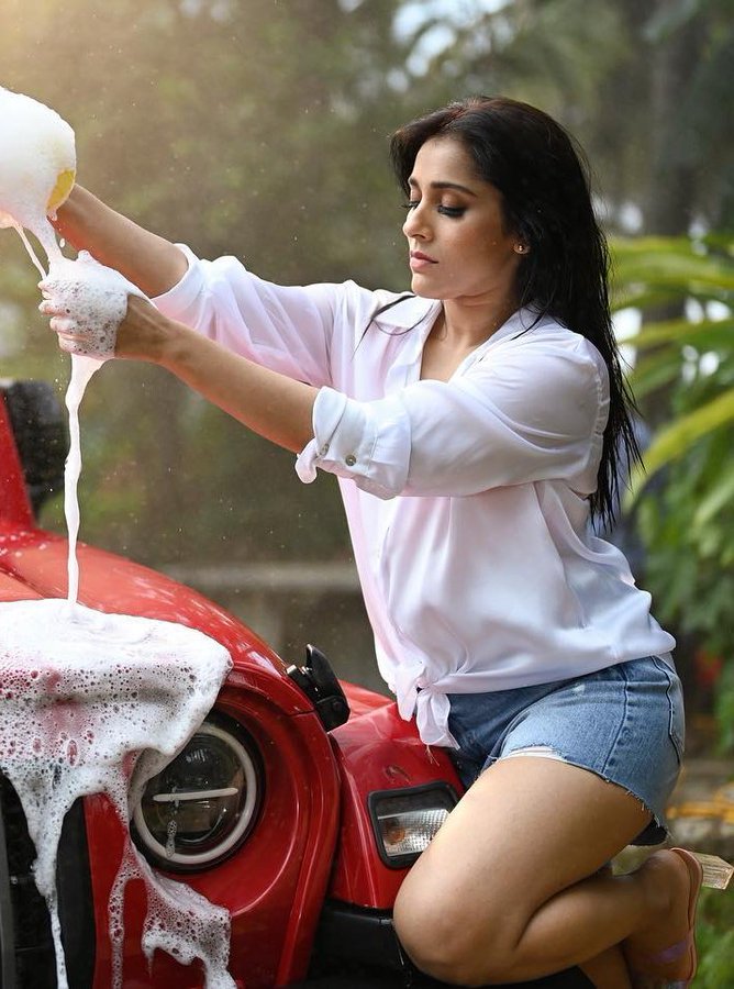 F6zNocKXwAATf2F?format=jpg&name=900x900