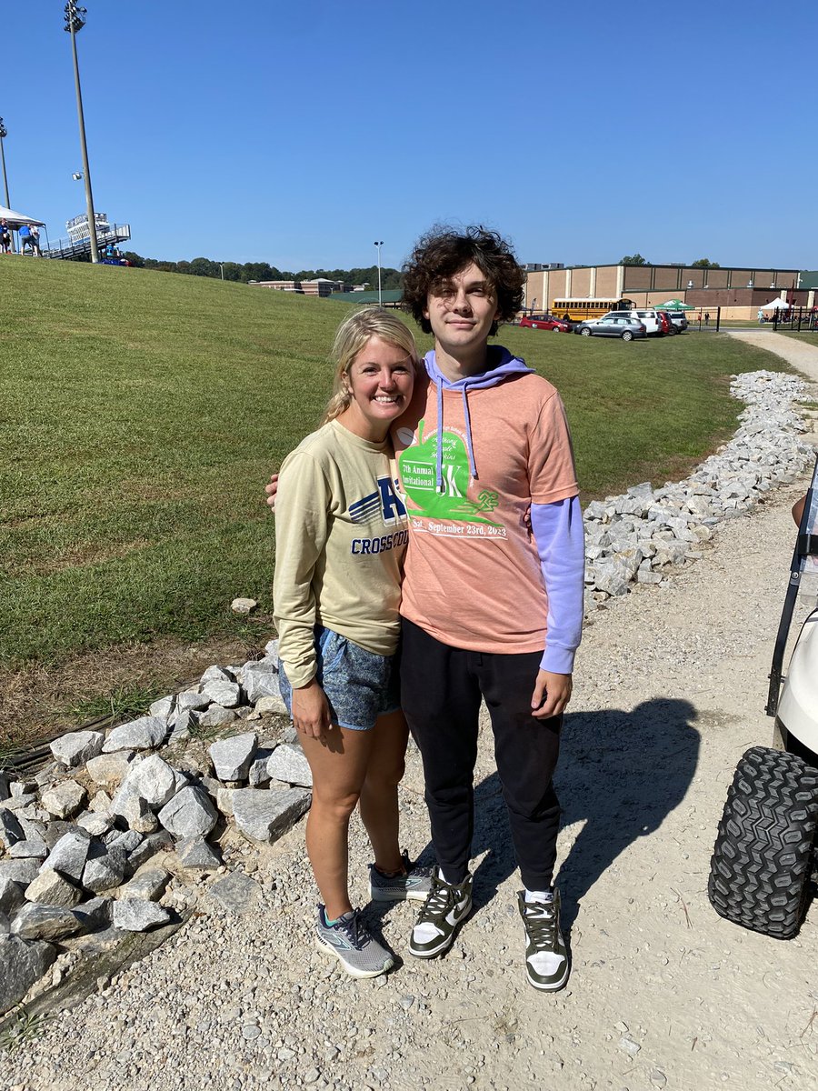 coachjfanch's tweet photo. I loooooove when my kids come back to help us host!! They’re just the best. 🥹 https://t.co/BmwUc9JDVQ