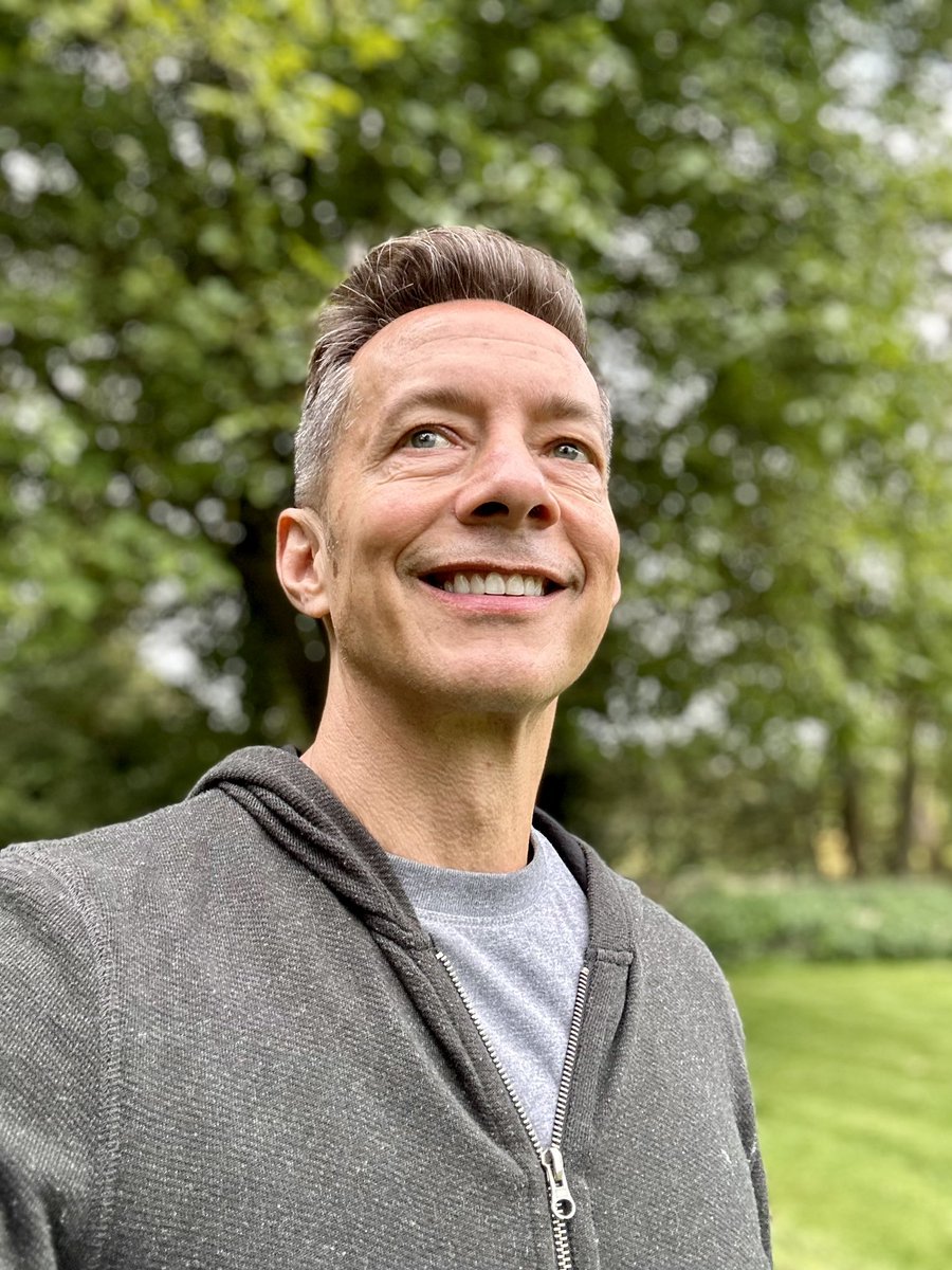 Matthew_Hodson's tweet photo. I was diagnosed with #HIV 25 years ago.
Effective HIV treatment then was new. I never imagined I would live for as long as I have.
The drugs which keep me healthy also mean that there is NO RISK of passing HIV on during sex.
#ADayWithHIV. https://t.co/UKzCrr2O9V