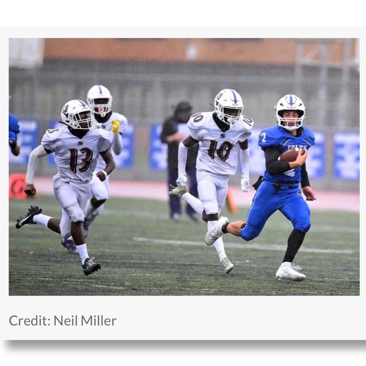 HounFootball's tweet image. Congrats to @joeygoodman211 One of the gridiron greats of the week. Well deserved w/5TDs!! #weekthree @NewsdayHSsports / Gregg Sarra Neil Miller