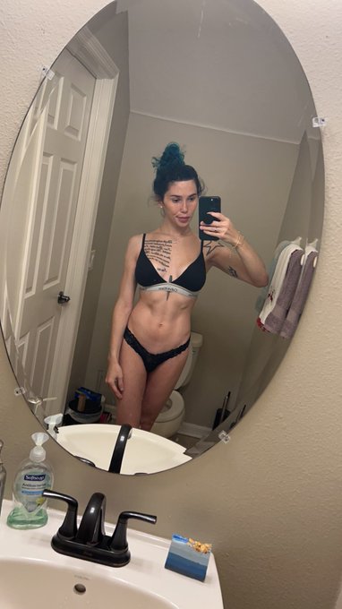 This is what I&rsquo;m wearing for today, I really don&rsquo;t really like doing anything, but I have something in