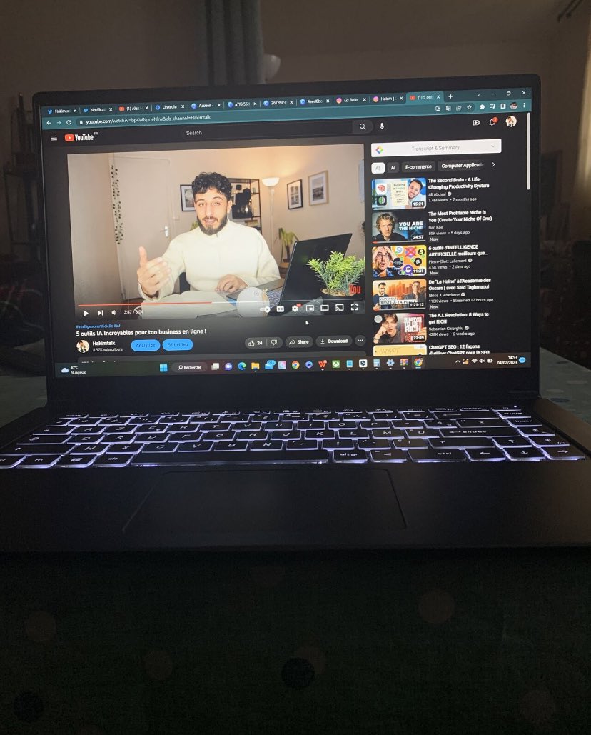 Hakimtalk tweet media