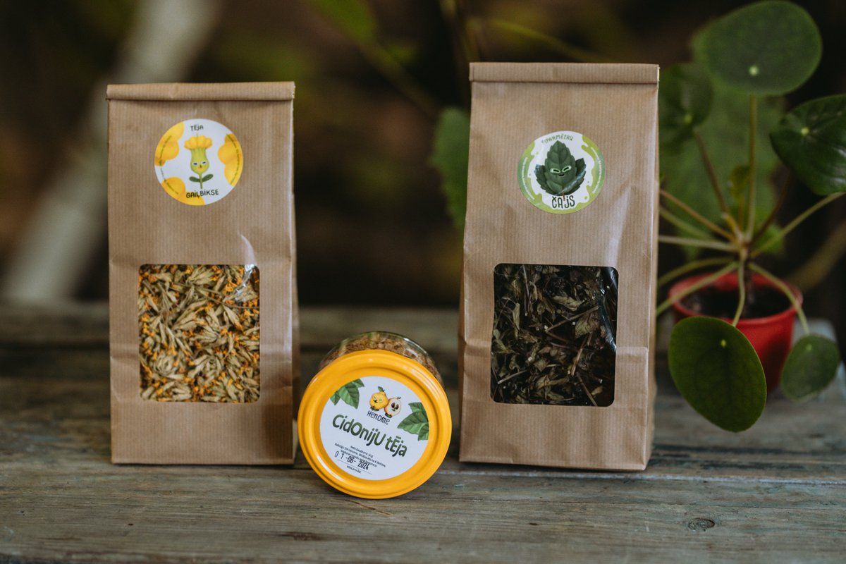 Šī gada cidoniju raža nu pārtop veselīgos produktos, šobrīd piedāvāju jums sasmelties vitamīnus rudens drēgnajam laikam:
* cidoniju sulas kaste, 3 litri, bez cukura, 100% - 10 EUR
* cidoniju (beramā) tēja (50g) - 3.50 EUR
E-bode: henome.lv/veikals/