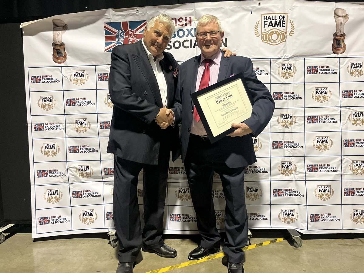 MGmrboxing's tweet image. Extremely proud and humbled to have been inducted in the British Ex boxers Hall of Fame today in Leeds by old school mate and fellow boxer from Grove School in Hastings 64 years ago .Dave Harris    Thank you @Ringcraftboxing 
#boxingawards