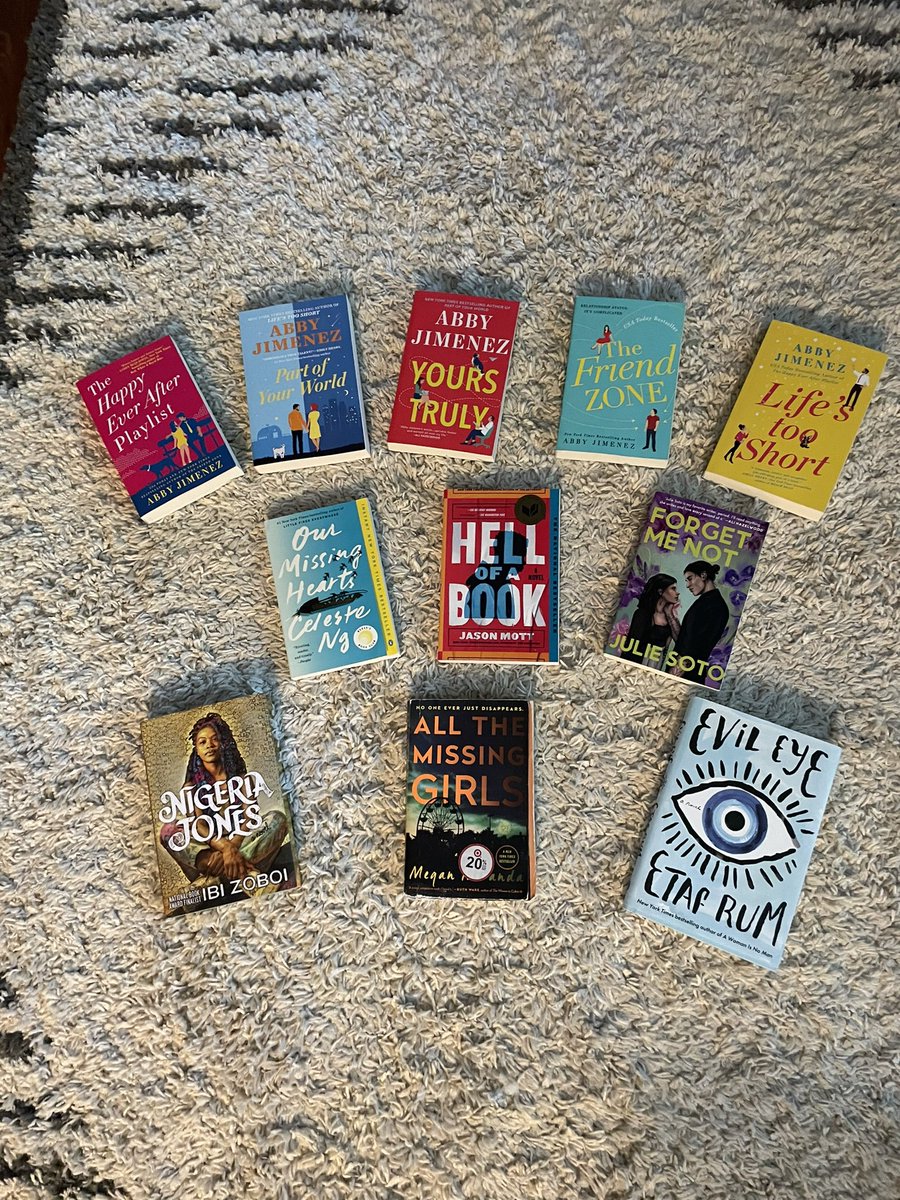 thedailykaily's tweet image. Went to @BookmarksNC’s festival of books yesterday and it never disappoints! #read #supportlocalbookstores