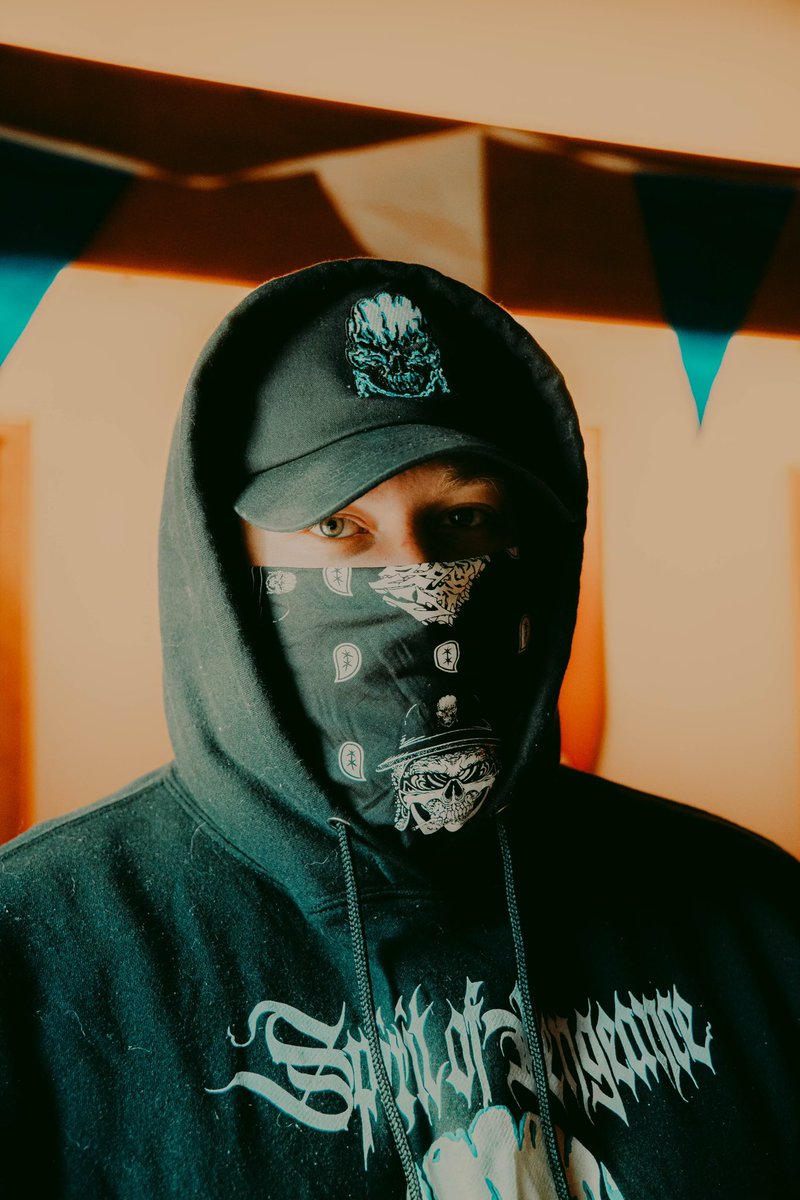 Kiss tha grave 

📸 : my brother in Christ <a href="/_omarshoots/">Pepto Bismillah</a>