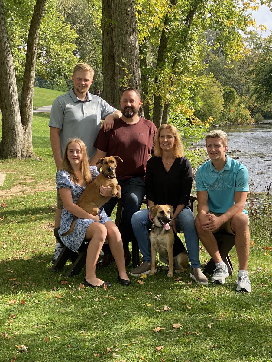 GEFtweet's tweet photo. Could not be nicer for our annual Portraits in the Park with @vipisphoto in Lime Kiln Park. 

These Grafton families are capturing treasured memories and helping Grafton schools at the same time! It’s the easiest family portrait you’ll ever take! https://t.co/4TcaOP3jBb