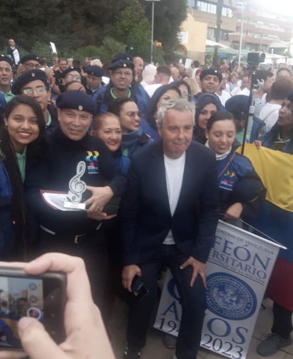 gonzalezfoscar's tweet image. Quiero felicitar a nuestro @Orfeon_UCV por su triunfo en España en el XIIº Festival Internacional y Concurso Coral &quot;Cançó Mediterrània&quot; 2023 y Concurso Coral Internacional &quot;Pau Casals&quot; y a su director mi amigo Raul López.  . #OrgulloVenezolano #OrgulloUcevista.