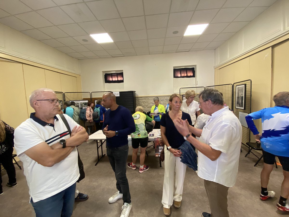 Après-midi animé aux Bourroches grâce aux associations de quartier avec l’arrivée du Rallye des vendanges et une exposition sur Gustave Eiffel organisées par « les Chantalistes sport et culture » ainsi que le vide grenier de l’USCD. Merci aux bénévoles.