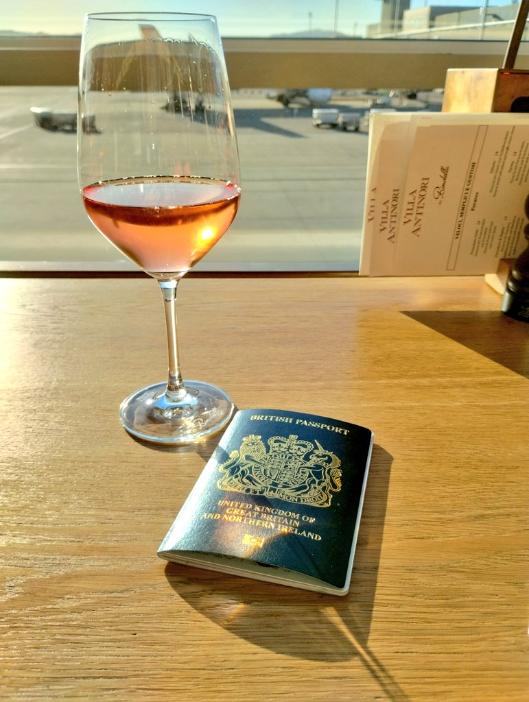 Waiting for my flight home (delayed) in my favourite bar at Zurich Airport with a cold glad of rose. It's been a packed, fantastic weekend - almost overshadowed by my neglecting to pack the power cable for my computer, and a phone that refused to charge.... And relax