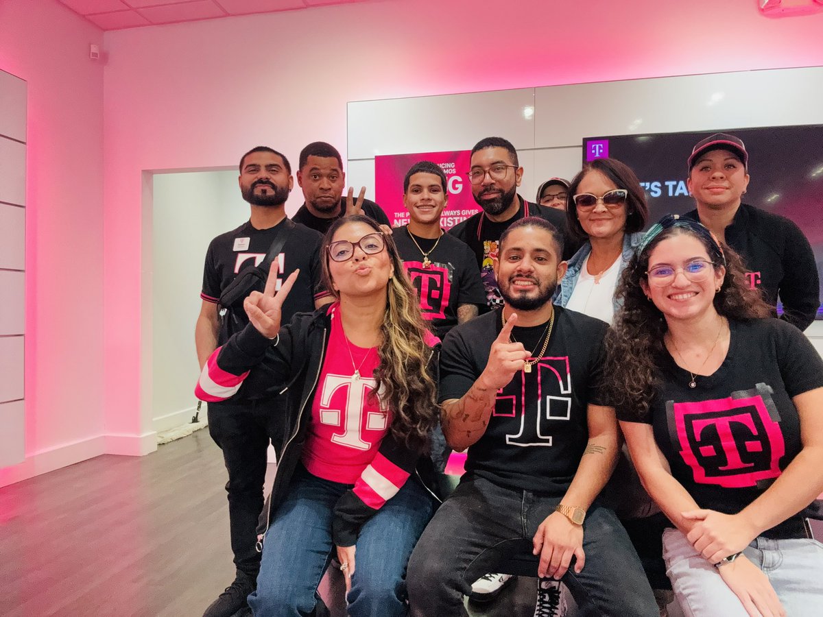 Amazing team meeting with my wolves! Let’s keep winning together 💗 <a href="/_wrldtrvlr/">Diego Barrenechea</a> <a href="/mariamocandop/">Maria M. Ocando 🏳️‍🌈🇻🇪</a> <a href="/MRM8907/">Mike Martinez</a>