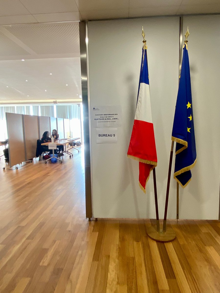 Prefet95's tweet photo. #EnDirect | Élections #sénatoriales2023 dans le #Valdoise : 2 368 grands électeurs, 56 candidats, 5 sièges. 
Le dépouillement est en cours ! 

✅ Comme à chacune des élections, mobilisation des services de l’État toute la journée pour le bon déroulement du scrutin !

➡️ + d'infos sur https://t.co/pjViR2rz67