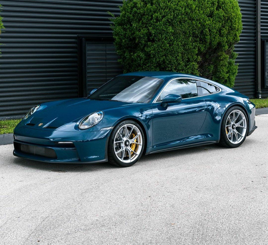 Porsche Club tweet media