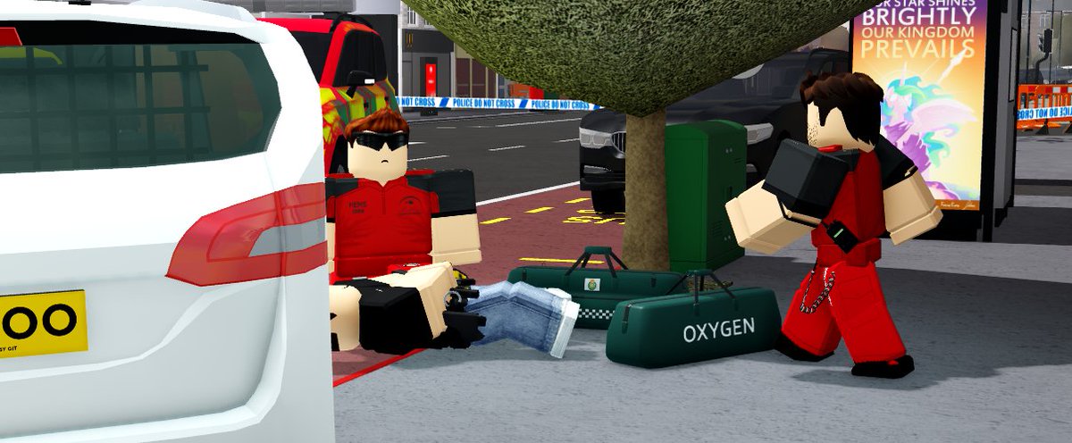 Margate_Kent109's tweet photo. Following on from our previous post, a Metropolitan Police Officer is now receiving treatment after being shot in the arm and lower chest. A #advancedtraumateam is currently on scene. https://t.co/DQrNvgcMPJ