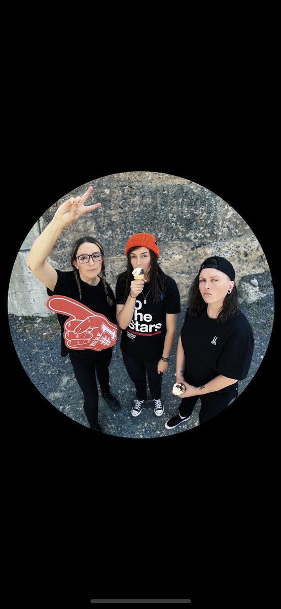 AlisonRoseMusic's tweet photo. In case you’ve missed it I’m taking a lil break from original music to pursue my life long dream of pretending to be @tomdelonge in an all female #blink182 tribute band https://t.co/hnlzxryMOG