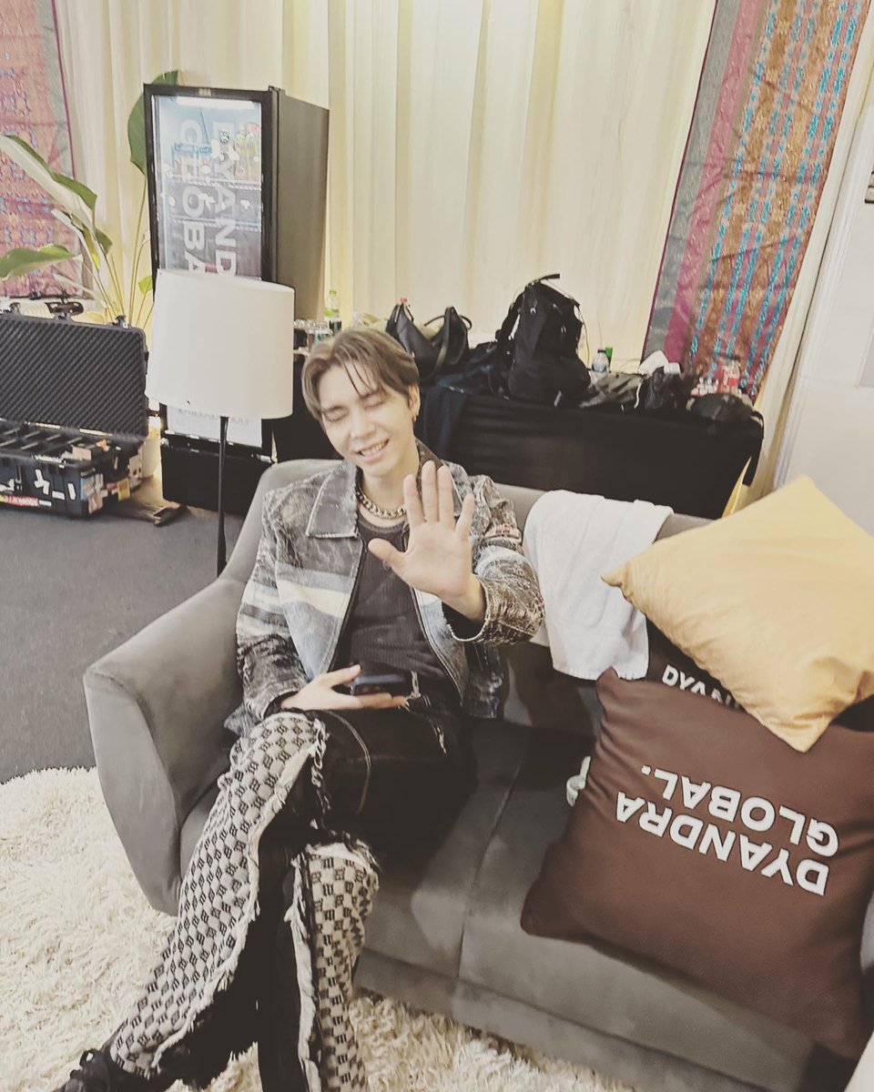 쟈니저장소 🌻 tweet media