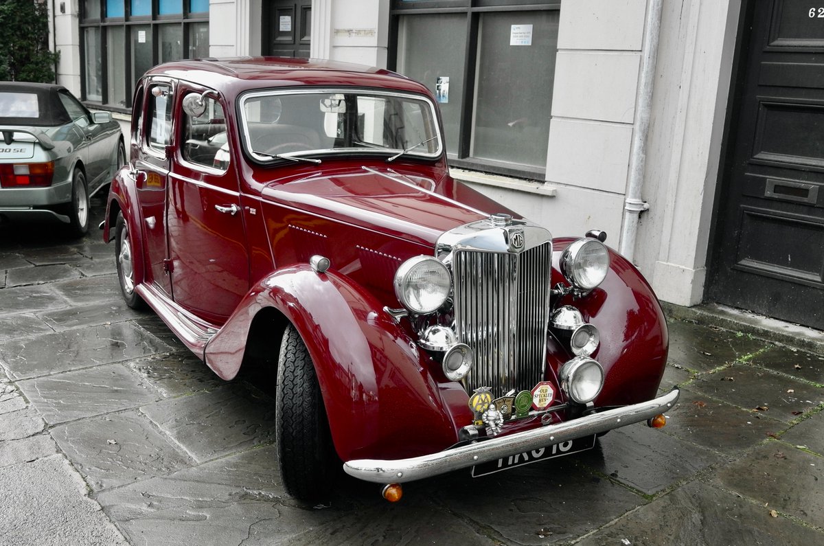nieuwenhui2's tweet photo. And even more cars @CowbridgeCarsC https://t.co/6vg9eOseRa