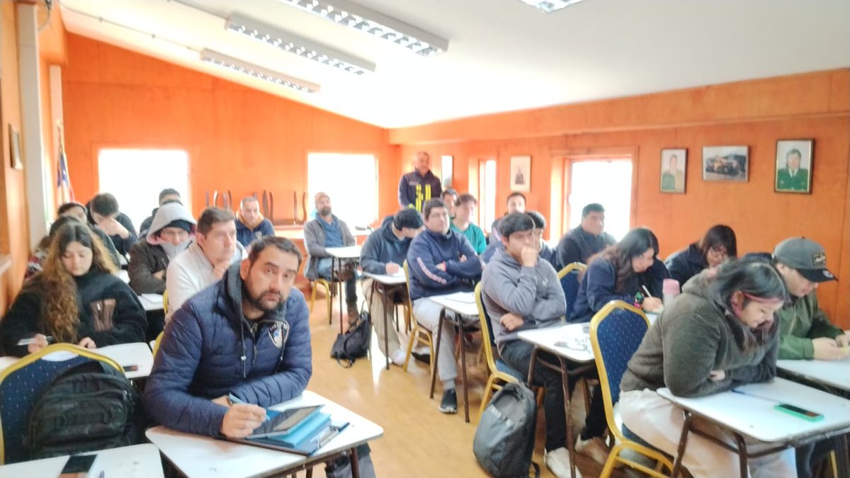 22 Bomberos del CB.Calbuco realizan el Curso de Escalas para el Control de Incendios. <a href="/ANB_Chile/">Academia Nacional</a> <a href="/consejo10/">Bomberos Consejo Regional  Los Lagos</a>