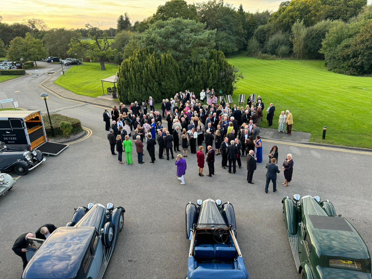 Amazing to host the 90th anniversary of the silent car club with their classic Bentley cars.  @BentleyMotors #Bentley @cheshirelife @ClassicCars_com @dawnholding1  @CheshireLive @VisitCheshire