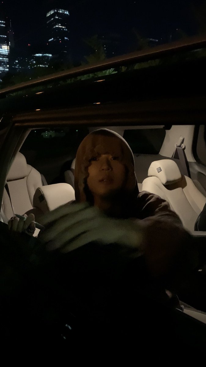bbinn__'s tweet photo. ⚠️다람쥐 출몰지역⚠️ https://t.co/O4u5hGMJ9X