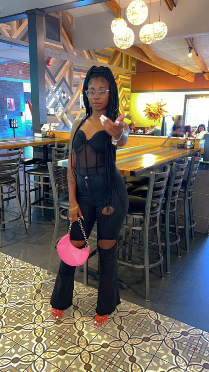 𝘽𝙖𝙙 𝘽𝙞𝙩𝙘𝙝 𝘼𝙣𝙙 𝙄’𝙢 𝘾𝙤𝙘𝙠𝙮, 𝙈𝙖𝙠𝙚 𝘼 𝙃𝙖𝙩𝙞𝙣𝙜 𝙃𝙤𝙚 𝙐𝙣𝙘𝙤𝙢𝙛𝙤𝙧𝙩𝙖𝙗𝙡𝙚 💕🤭