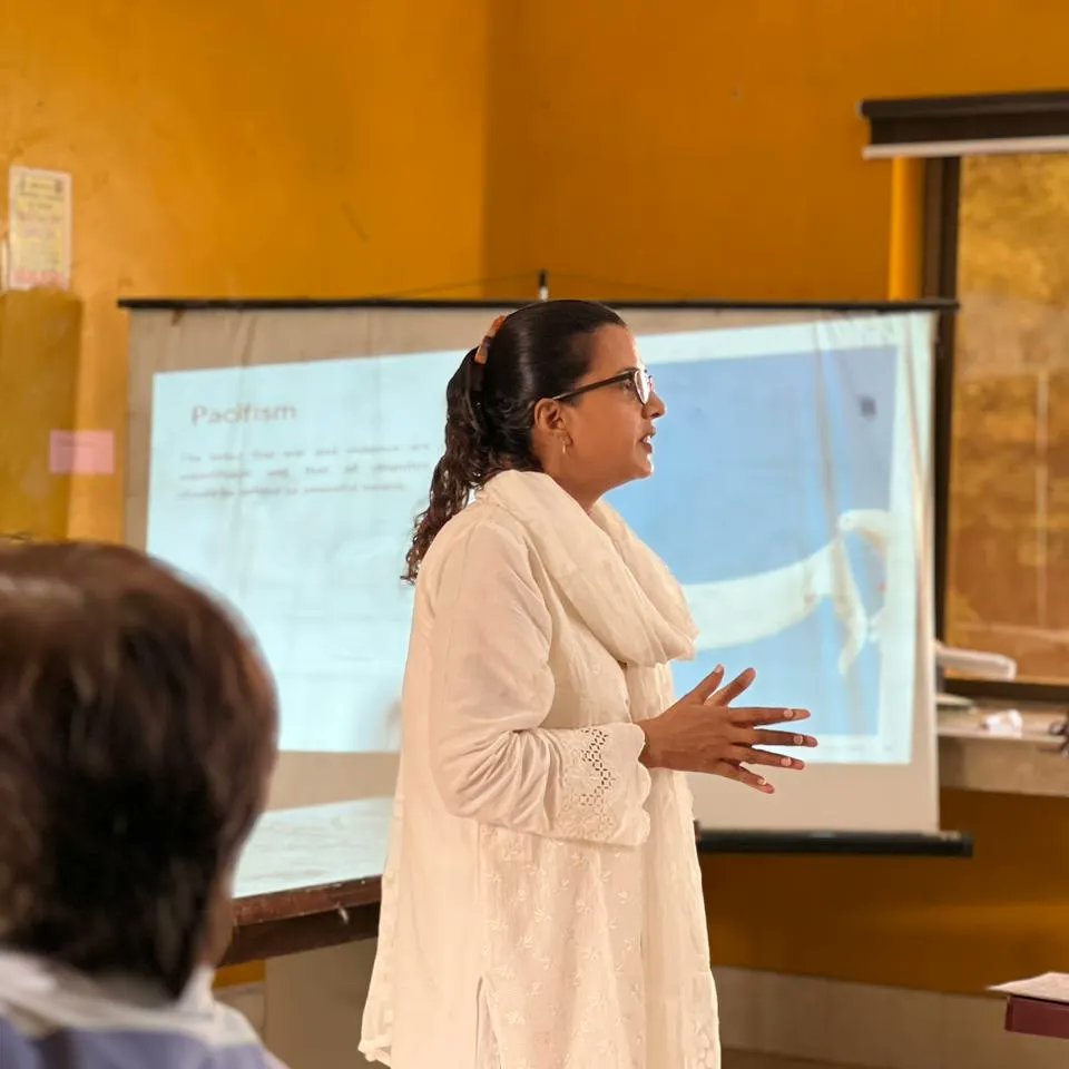 SAU_Peace_Club's tweet photo. Peace awareness session organized and managed  by ypdc_sau with peace club on 21st September international peace day session given by Ms: Nida sheikh ,elaborated by our council's focal person Dr. Jam Murtaza sahito . #PeaceDay  #ypdc_sau #Peace #ypdc https://t.co/lvbWBw30CD
