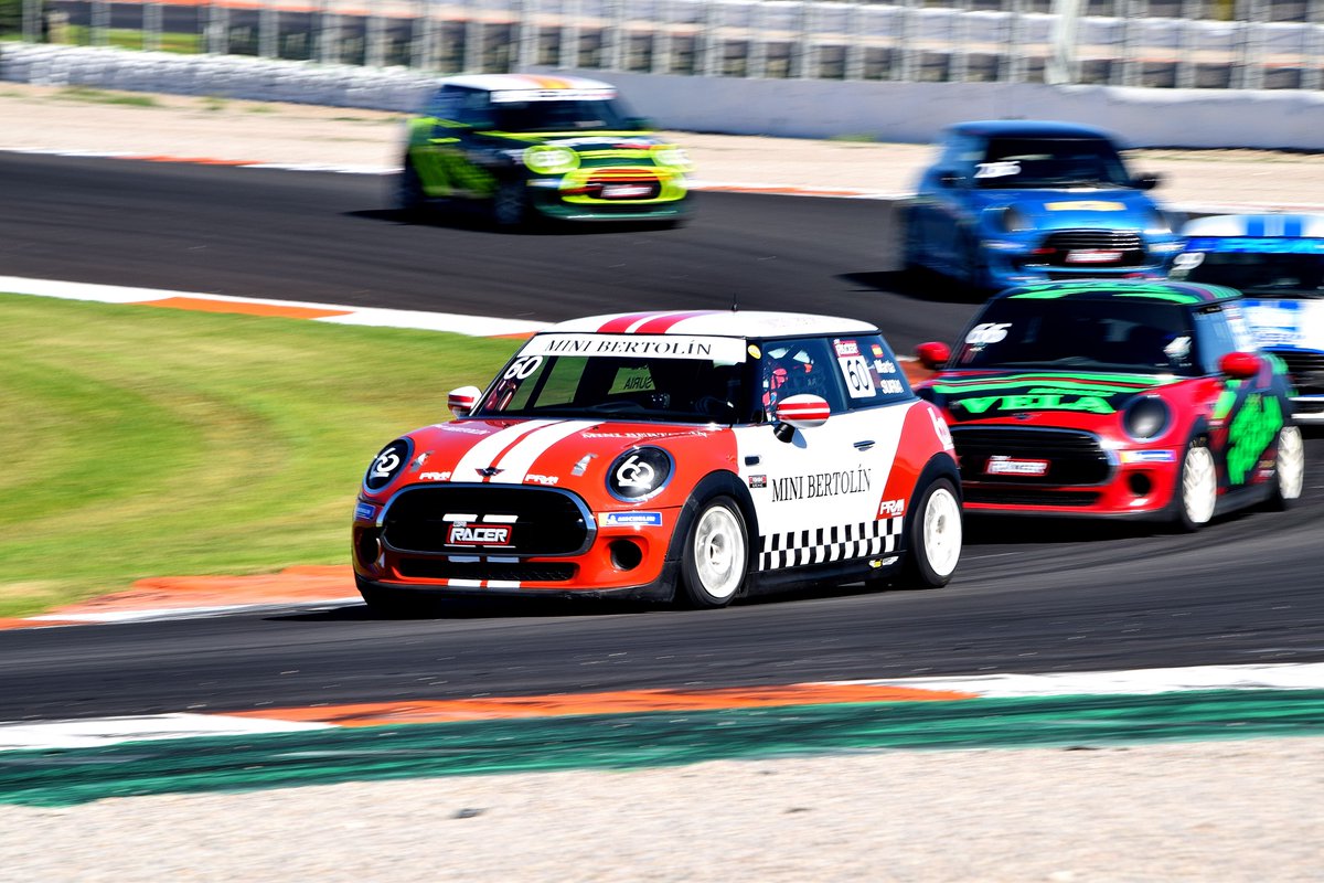 Josemivn's tweet photo. Domingo | Marta Suria @Martasuria  | Copa Racer @coparacer  | Circuit de la Comunitat Valenciana Ricardo Tormo @CircuitValencia  | Vencedora @MINIEspana  @MINIBertolin https://t.co/wQwQf8q2p1
