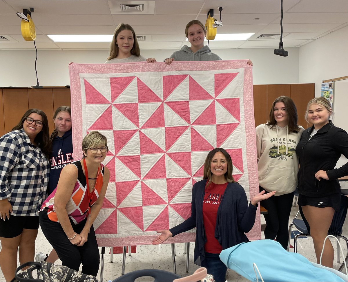 It is going to be a pink week at Liberty HS! Pink Out game is Friday 9/29 This quilt will be raffled there!  #pinkout #beatcancer #fcclasponsored #wsdleads