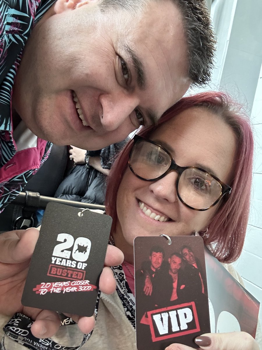 ⁦<a href="/PinkPrincessMum/">ℋ𝒶𝓎𝓁𝑒𝓎 𝒲𝒶𝓁𝓀𝑒𝓇</a>⁩ &amp; me were lucky enough to be at the <a href="/Busted/">Busted</a> soundcheck this afternoon, ahead of tonight’s gig at the ⁦<a href="/AOArena/">AO Arena</a>⁩.
Looking forward to the show!
#Busted20 #BustedTour
