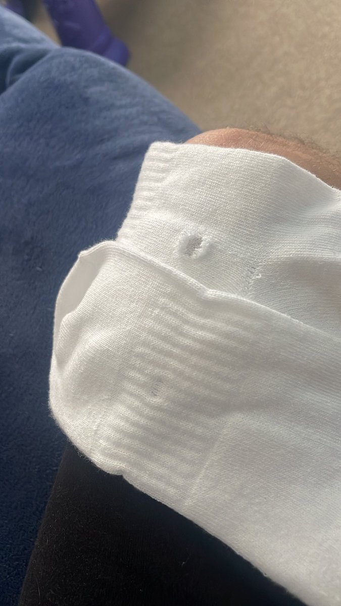 Casey_plamer's tweet photo. @Nike  just open a new pair of stocks and there is a massive hole in them https://t.co/ILZQMG8Z1S