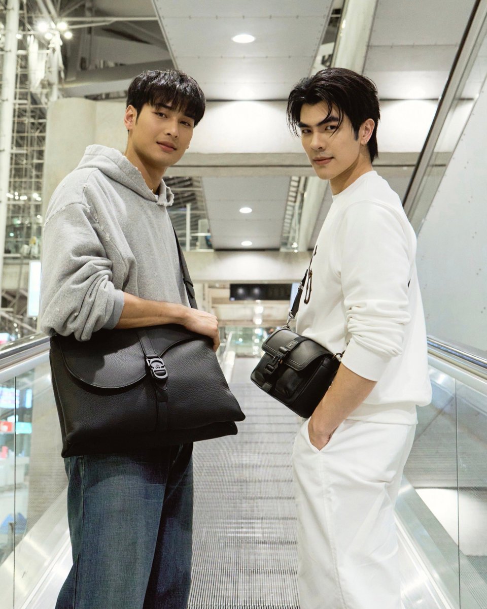 beoncloud_th's tweet photo. อยากพาทุกคนบินไปปาร���สด้วยกันจังเลยครับ 🛫☁️

@Nnattawin1 @milephakphum 
#MileApoFlyToDiorSS24 https://t.co/fRkToxc9YI