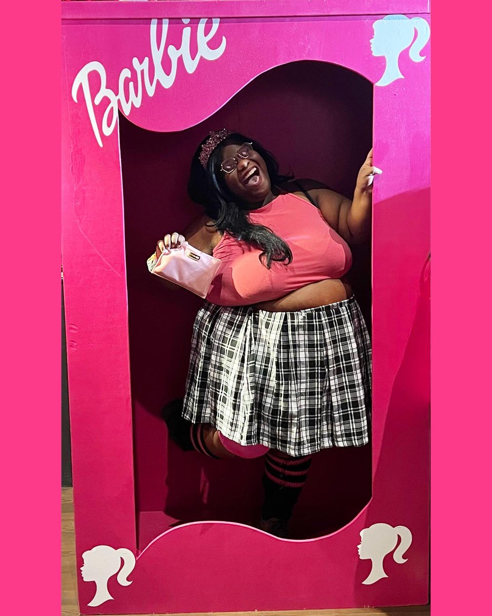 brandidelrey_'s tweet photo. I’m a black bimbo girl in a fantasy world. dress me up, make it tight, I’m your dolly.💖✨ 

#barbiegirl #barbierave #barbieparty #barbie #blackbarbie #plussizebarbie #plussizefashion https://t.co/JC6ns0zQGk