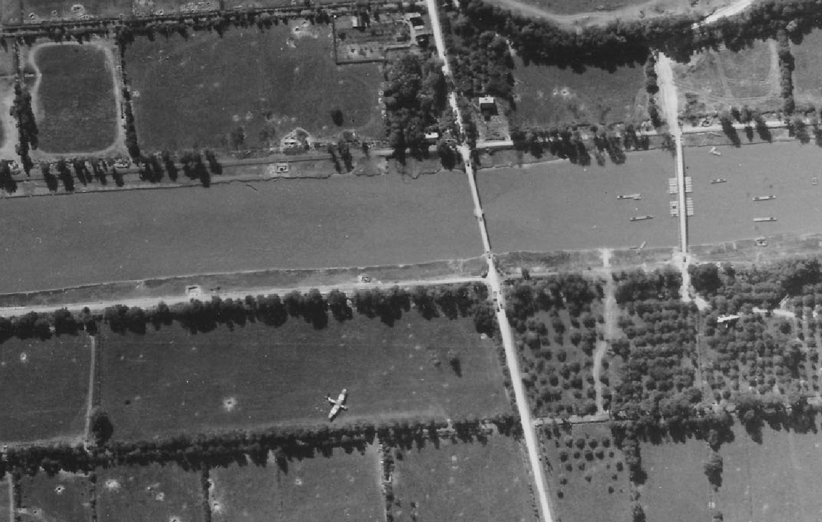 Cpl. Charles Philip Reynolds 2nd Bn Oxfordshire and Buckinghamshire Light Infantry No. 17 Platoon, "B" Company

Glider CN. 96 Coup de Main captured Orne River Bridge, Ranville, wounded Escoville 7th June 1944. 

#PegasusArchive 

pegasusarchive.org/normandy/Biog2…