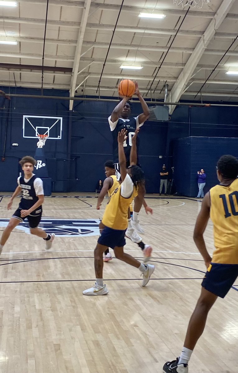 Evergreen Christian’s Rodney Ekwoanya is fouled on this quick elevation into the pullup jumper.  He has 12 points.  Evegreen Christian leads Steward School 30-27 late first half.  #BigShots #CBGFallShowcase ⁦<a href="/BigShotsToday/">Hit The BIG SH🏀TS</a>⁩ ⁦<a href="/BigShotsGlobal/">BIG SH🏀TS</a>⁩