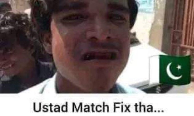 sanjeetabcd's tweet photo. #INDvAUS zim babar fans reaction 🤣 https://t.co/eMhS23hpWA