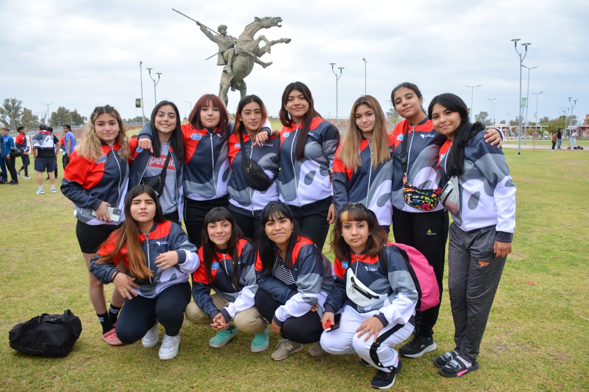 ¡Que orgullo esta delegación! Van rumbo a Mar del Plata a darlo todo en los #JuegosEvita2023 con compromiso, pasión y mucho amor por el deporte. 
Les deseo a cada una y a cada uno que disfruten esta experiencia y valoren cada  momento representando a nuestra provincia. El deporte